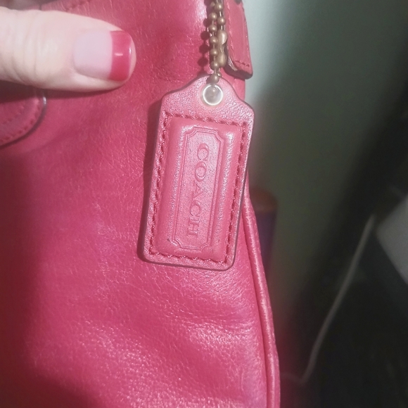 Coach Fuchsia Leather Shoulder Bag Vintage - Picture 8 of 12